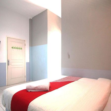 Oyo 1448 Kartini Residence Syariah Bandar Lampung Extérieur photo